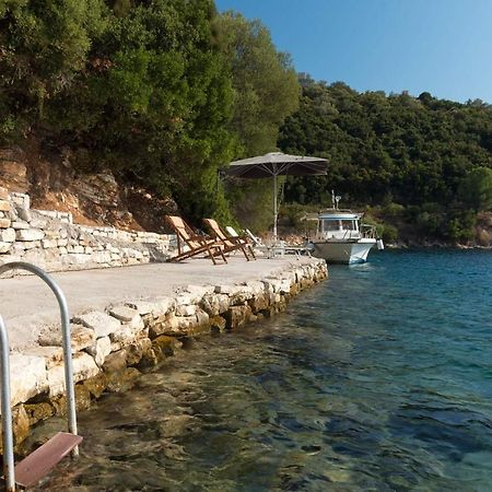 Meganisi Blue Apartment Spartokhórion 외부 사진